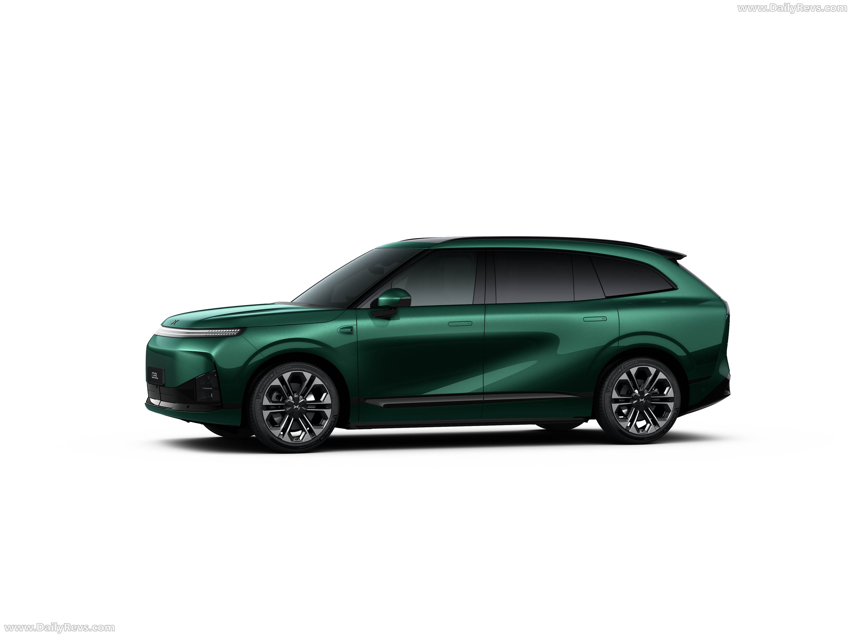 2027 Xpeng Motors G9L Side View